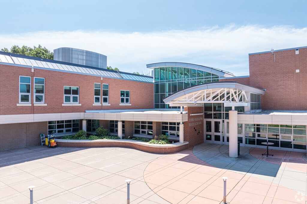 Welcome to Lyme/Old Lyme High School located in Old Lyme, CT.