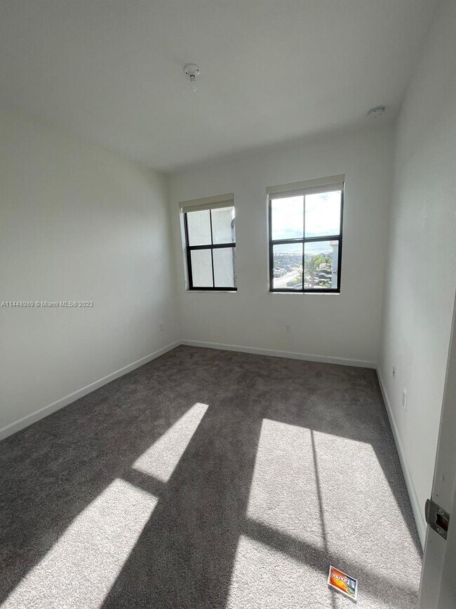 28712 SW 134th Ct, Homestead, FL 33033 - photo 3