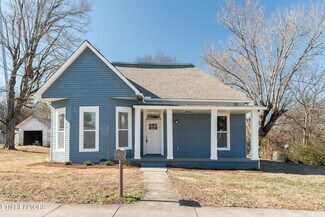570 Monroe St, Madisonville, TN 37354