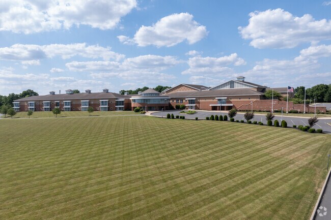 Daniel Boone Middle School has a student-teacher ratio of 13-1.