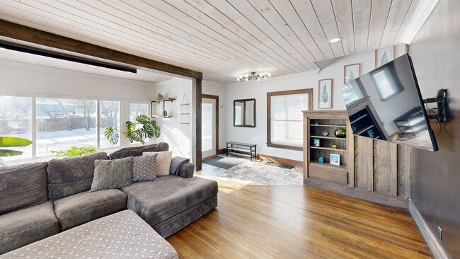 2203 High St, Des Moines, IA 50312 - photo 3