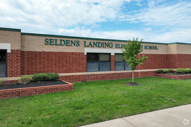 Seldens Landing Elementary School teaches students in pre-kindergarten through fifth grade.