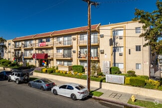 17819 Merridy St, Northridge, CA 91325