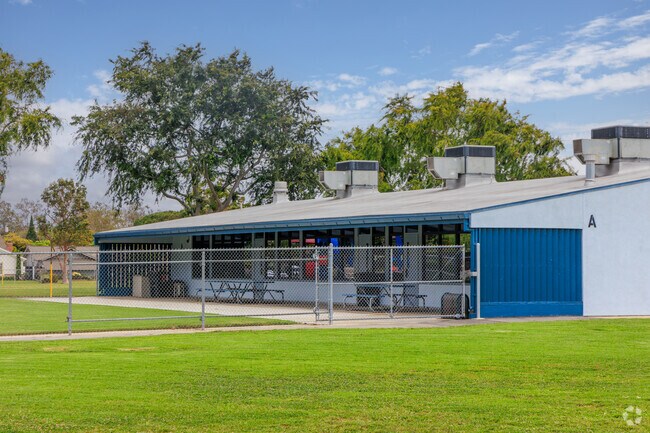 Francis Hopkinson Elementary School is a top rated public school located in Rossmoor, CA.