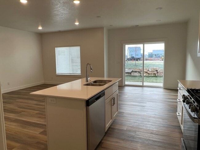 706 W 575 N, Smithfield, UT 84335 - photo 3