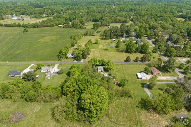 Boone Valley. Drone shots showing sizes of plots in Crescent Road