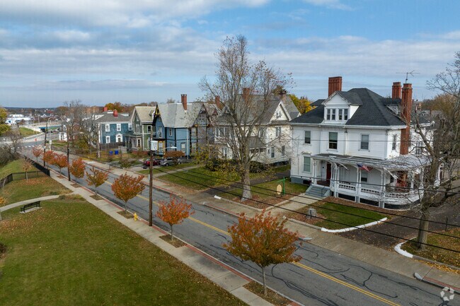 Quality Hill offers multiple types of historic homes.