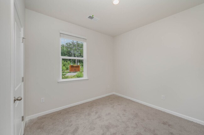 2083 E Paces Trail unit 36209723, Darlington, SC 29532 - photo 3