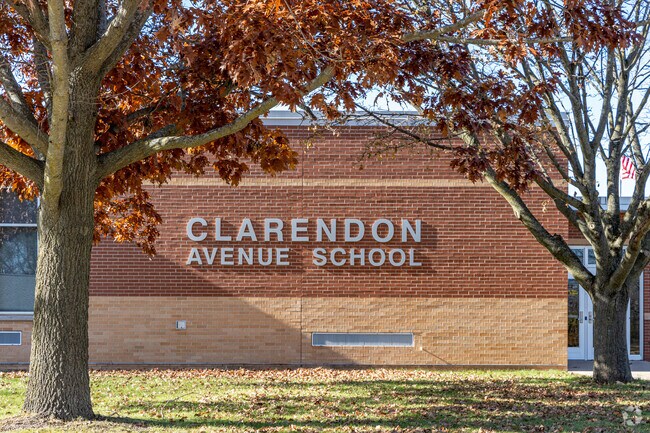 Students in Mukwonago can attend Clarendon Avenue Elementary School.