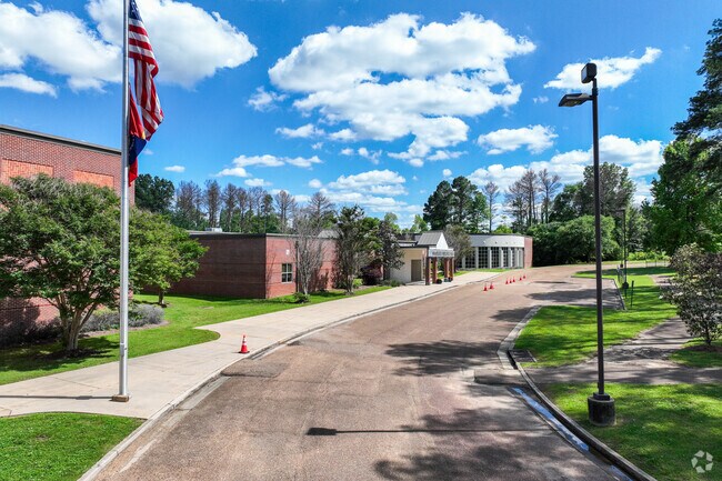 Highland Elementary School has a student to teacher ratio of 17 to 1.