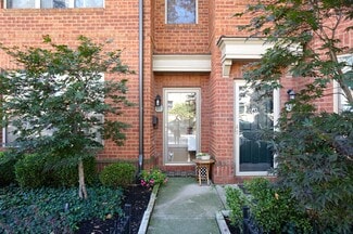 27 Buttles Ave Unit 27, Columbus, OH 43215
