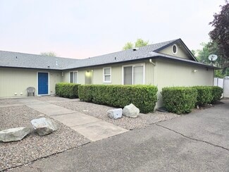322 Lorraine Ave Unit A, Eagle Point, OR 97524