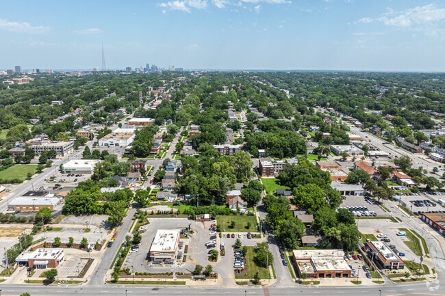 Manheim Park residents enjoy easy access to downtown Kansas City.