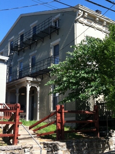 2349 Wheeler St unit 1, Cincinnati, OH 45219 - photo 2