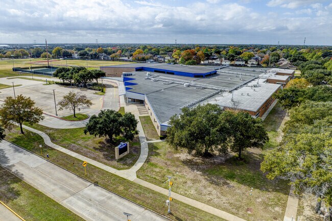 The campus features modern facilities, enhancing the learning environment.