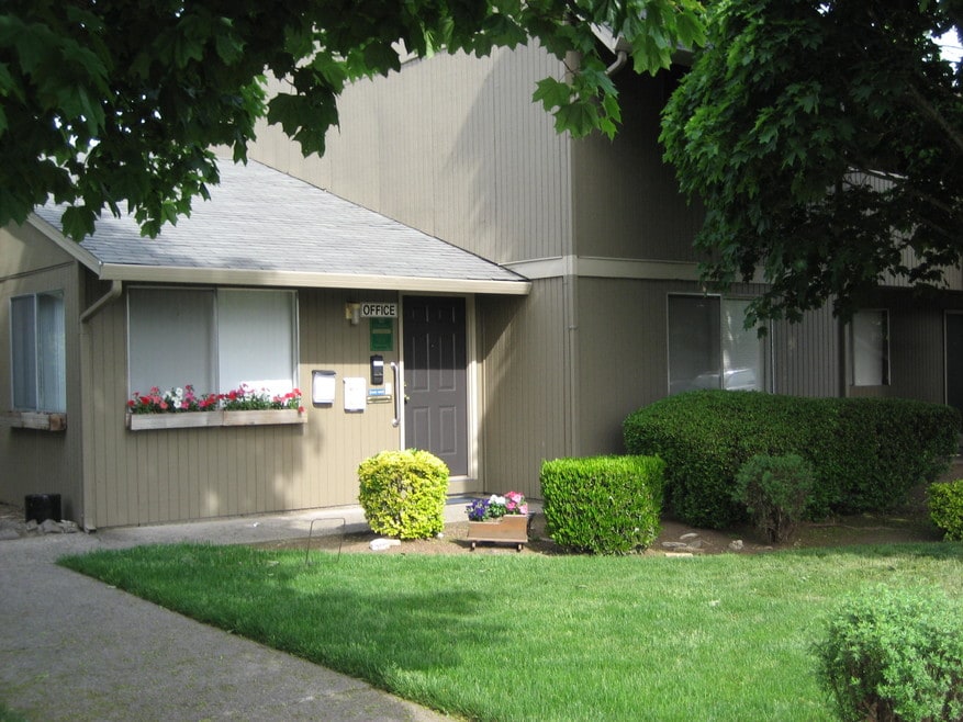 Eagle Pointe Apartments, Vancouver, WA 98661 - photo 1