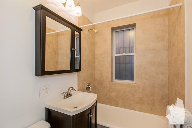 2825 N Burling St unit 2, Chicago, IL 60657 - photo 6