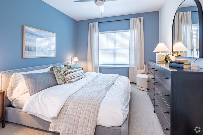 1BR, 1BA - 788SF - Bedroom