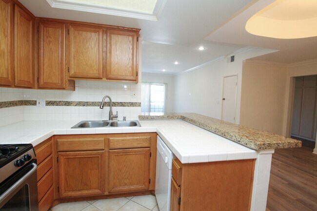 Sherman Oaks Renaissance, Sherman Oaks, CA 91423 - photo 6