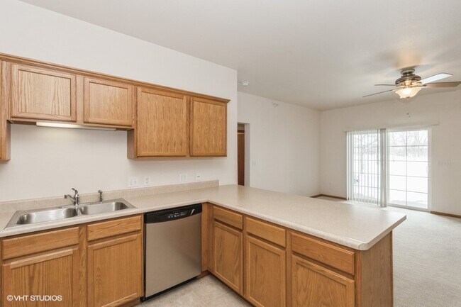 60 E Jefferson St unit 6, North Liberty, IA 52317 - photo 6