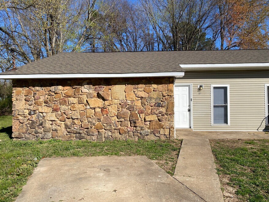 37 Markwest Cove unit L, Jackson, TN 38305 - photo 1