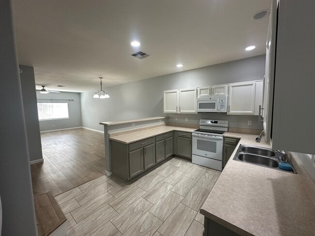 17610 N 17th Place unit 3, Phoenix, AZ 85022 - photo 3