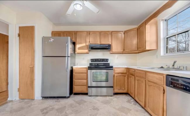 2014 Ritchie Rd, District Heights, MD 20747 - photo 2