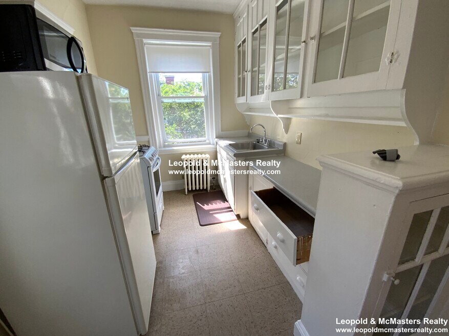 51 Linden St unit 15, Allston, MA 02134 - photo 1