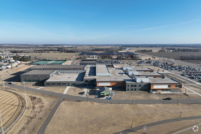 The student-teacher ratio at Sartell Senior High School is 20 to 1.
