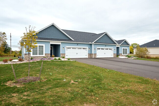 Bella Terra Place, Webster, NY 14580 - photo 2