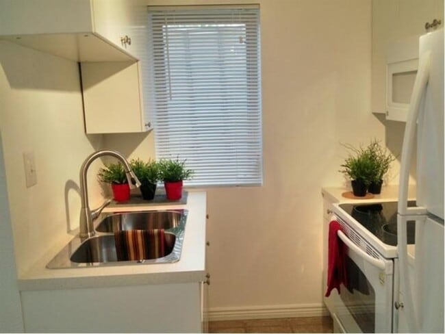 2015 Marshall St, Edgewater, CO 80214 - photo 5