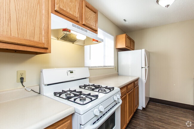 3BR, 1BA - 919 SF - Townhome B