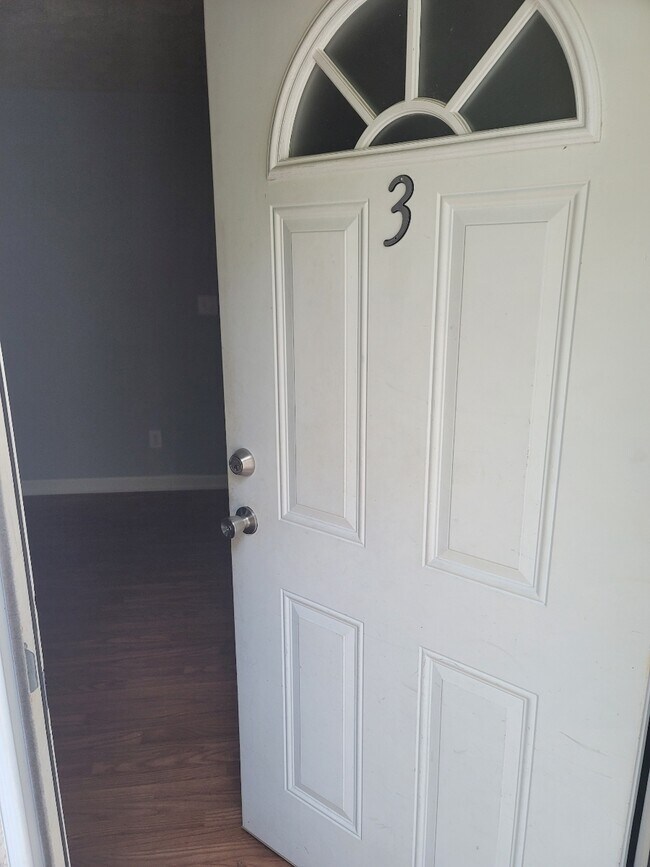 891 Brian Ln Unit All-Inclusive Apartment, Forest Park, GA 30297