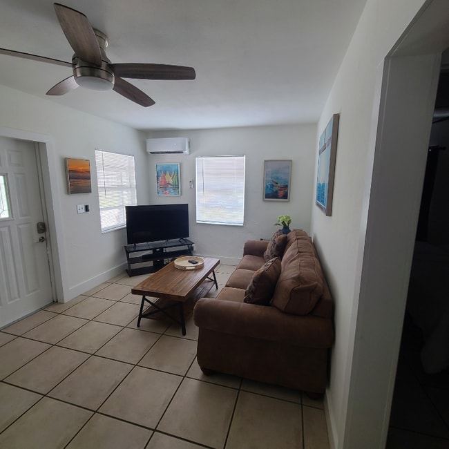 10117 Cortez Rd W unit 1, Bradenton, FL 34210 - photo 7