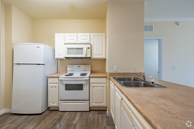 2BR, 1BA – 912SF - Kitchen