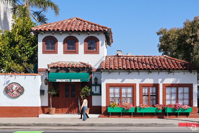 Spaghetti Bender, a low-key Italian dinner spot and a favorite of West Newport Beach locals.
