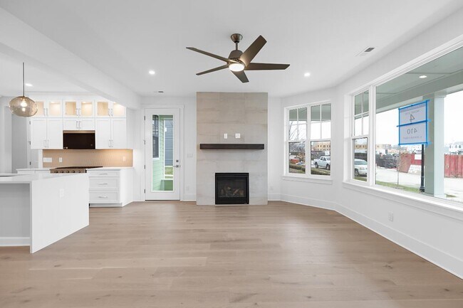 Toll Brothers at The Downs - Churchill Collection, Nyquist Manor Plan unit 38410042, Northville, MI 48167 - photo 3