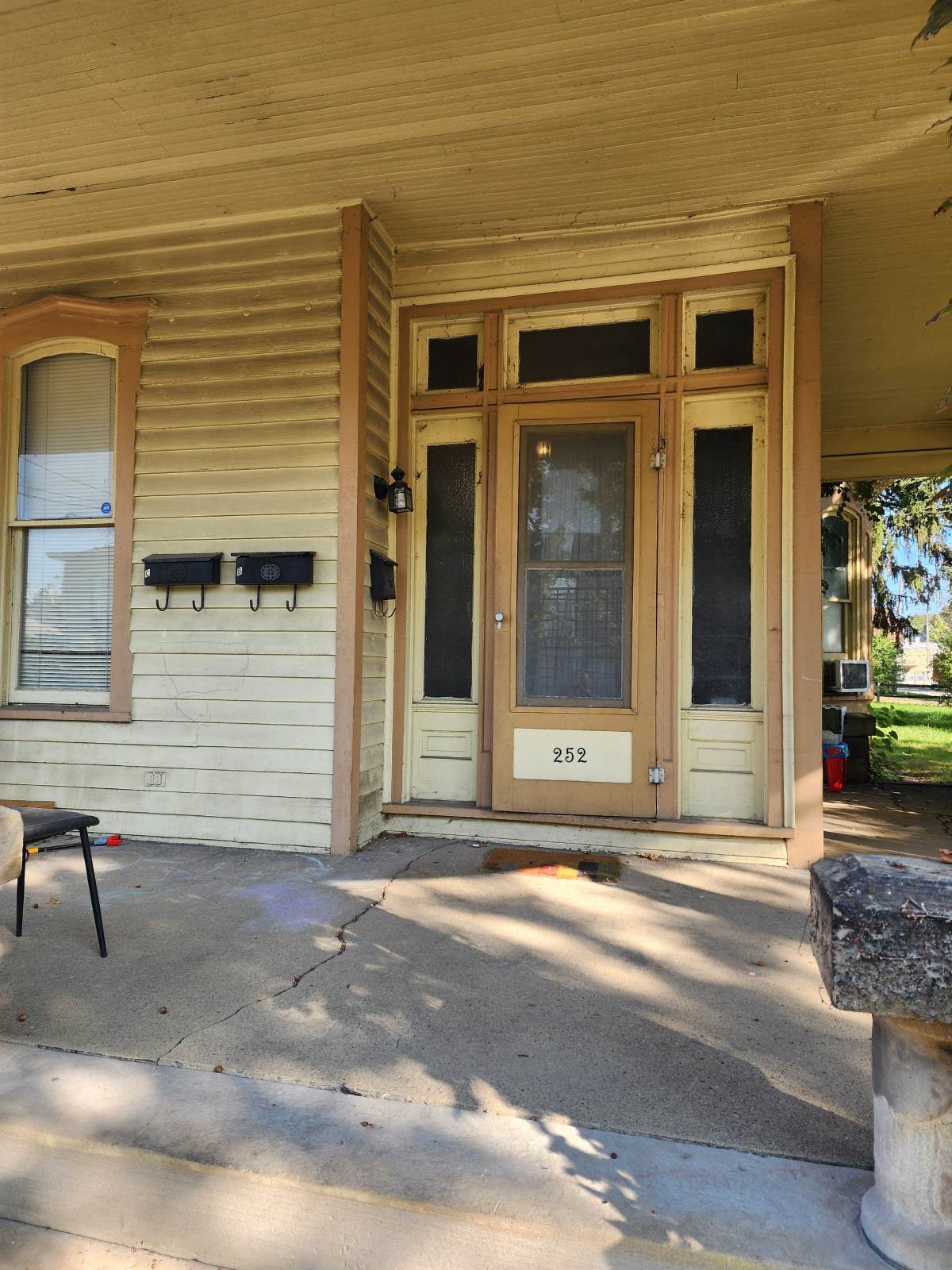 252 W Locust St unit B, Newark, OH 43055 - photo 1