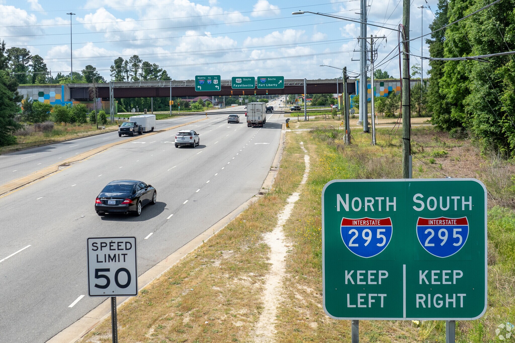 Kings Grant is easily accessed as I-295 passes through the northern part of the neighborhood.