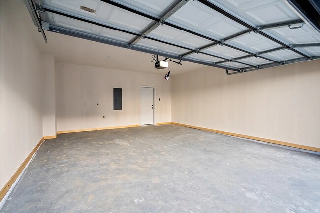 7000 Lake Hill Dr unit 74, Des Moines, IA 50320 - photo 3