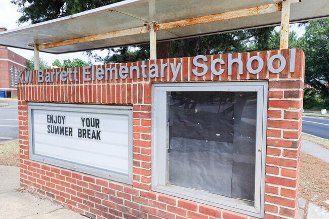 Barrett Elementary School in serves the community of Arlington, Virginia.