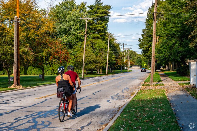 Maume has plenty of space to ride your bike.