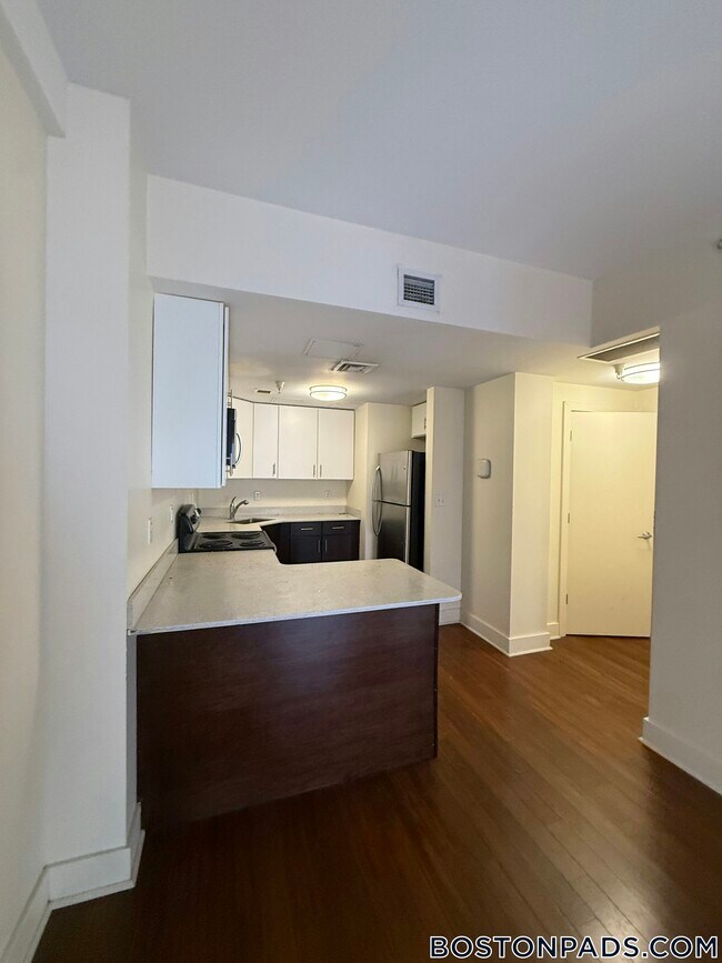 8 Winter Place unit 305, Boston, MA 02108 - photo 2