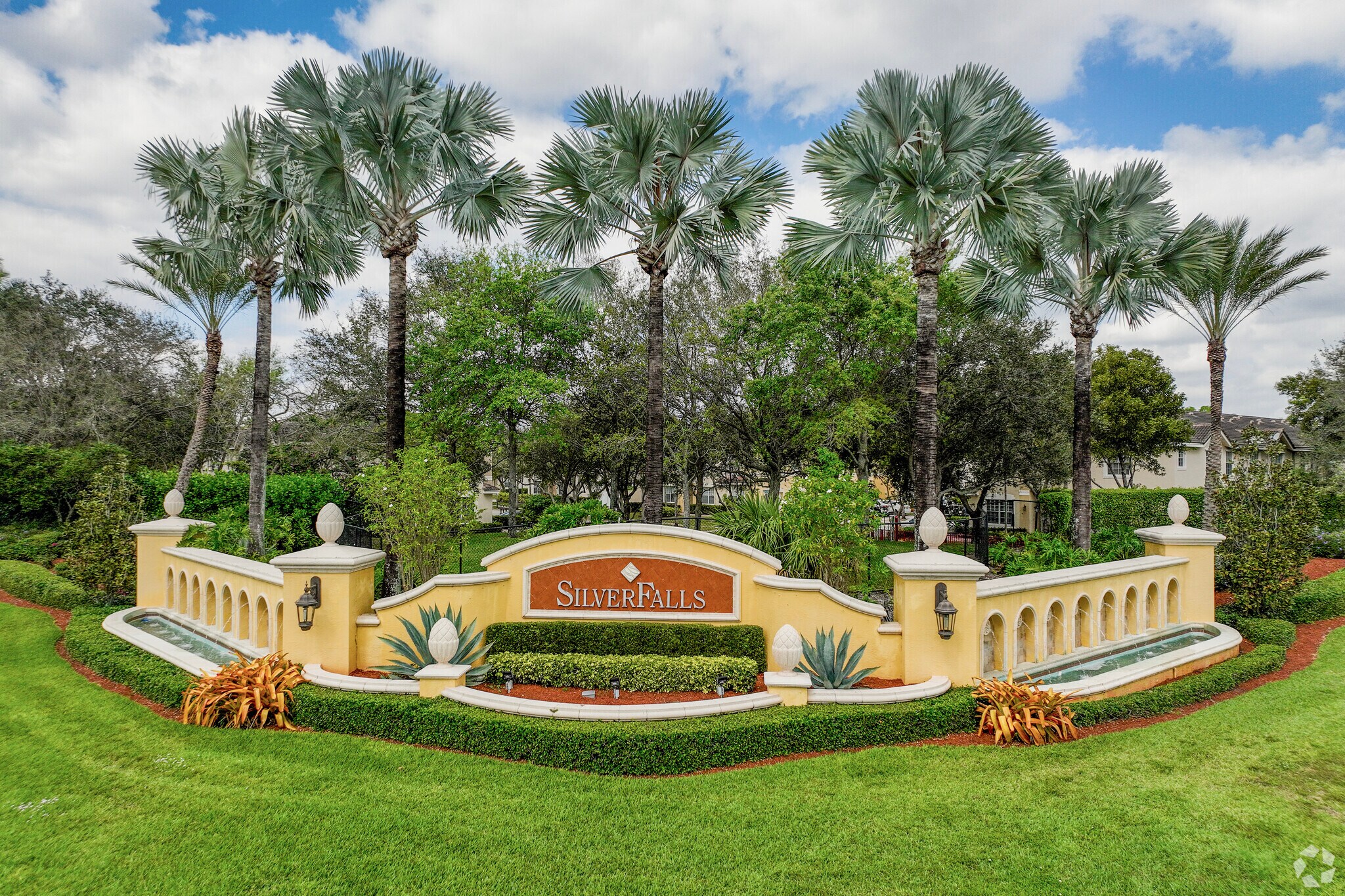 About Silver Falls Schools, Demographics, Things to Do