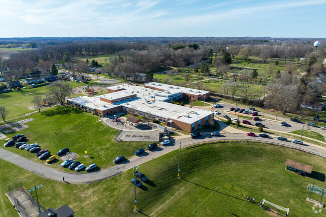 Coloma Elementary School challenges students by offering an all-encompassing curriculum.