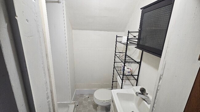 361 Fort St unit C, Nelsonville, OH 45764 - photo 5