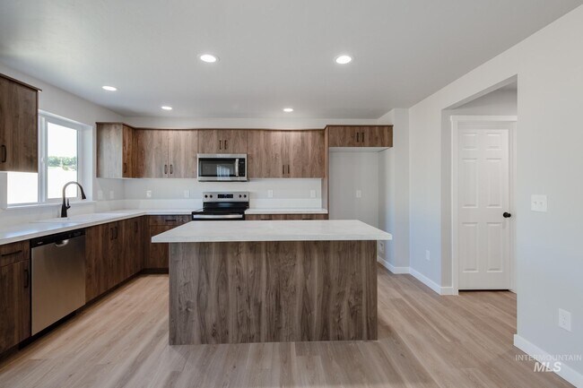 3786 E Jamestown Dr, Nampa, ID 83686 - photo 4