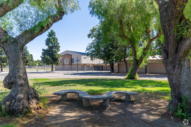Vaca Pena Middle School is in the Vacaville neighborhood.