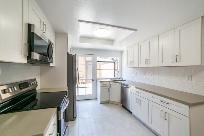 9743 Reseda Blvd unit Upstairs north bedro, Northridge, CA 91324 - photo 2