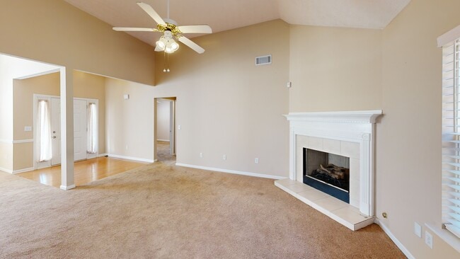 525 Aristocrat Dr, Loganville, GA 30052 - photo 3